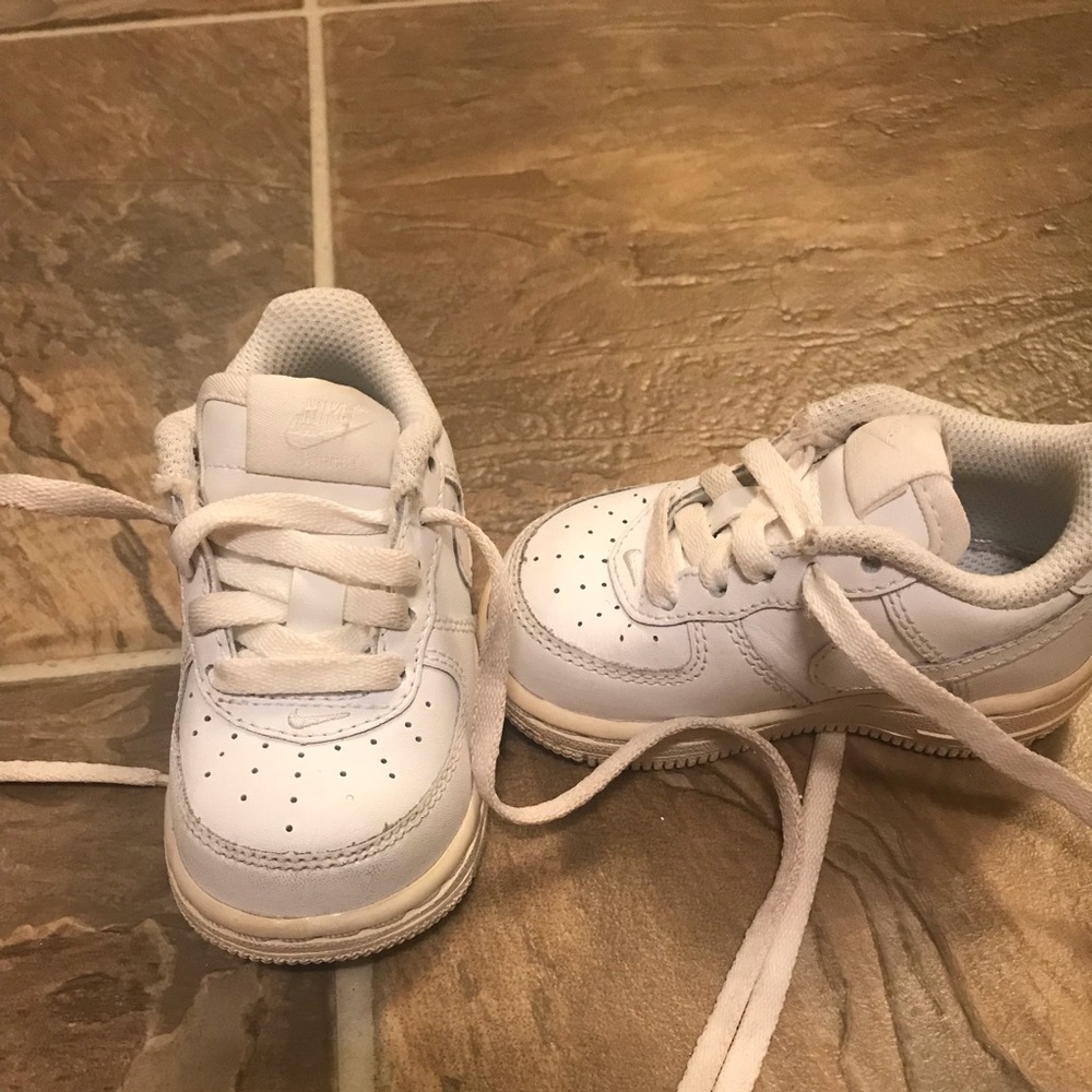Baby Nike airforce white